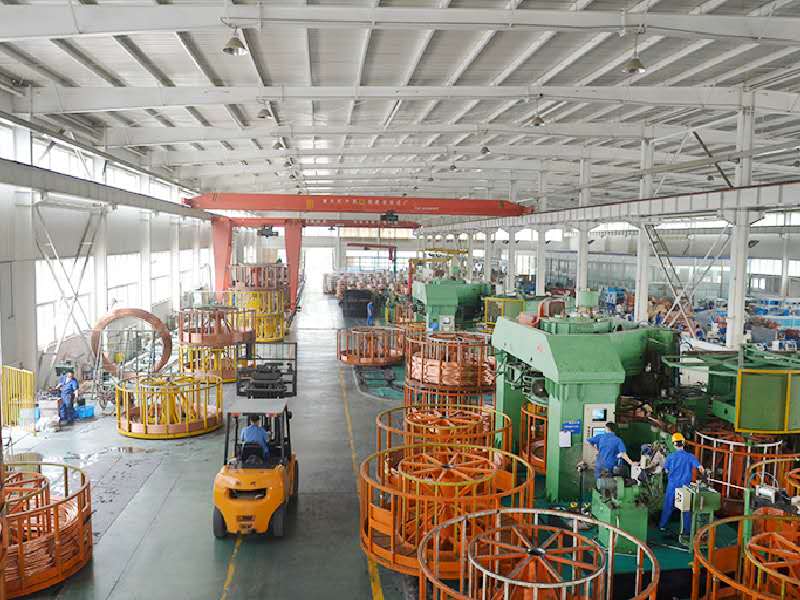 銅管生(shēng)産現(xiàn)場(chǎng)