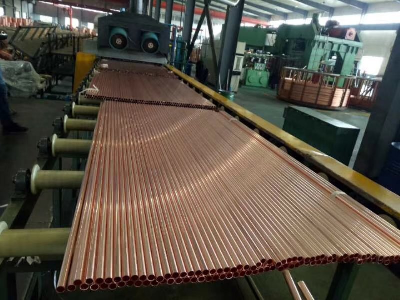 銅管生(shēng)産現(xiàn)場(chǎng)-大(dà)口徑直管下(xià)料機(jī)